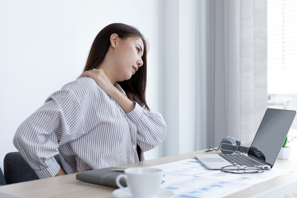 肩頸痠痛是怎麼發生的？症狀、病因完整解析